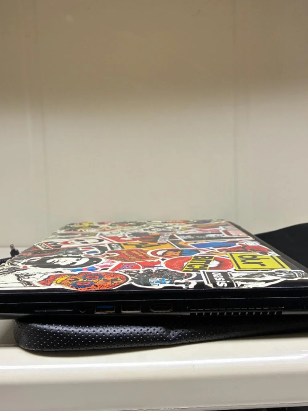 Toshiba C55t-C5300 Laptop Intel Core i3-5020U 2.2GHz, 6GB RAM, 1TB HDD, W10H